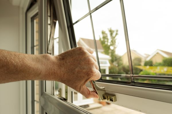 Cost of Window Hinge Repair in Columbus
